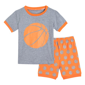 Orange och grå basket t-shirt och shorts
