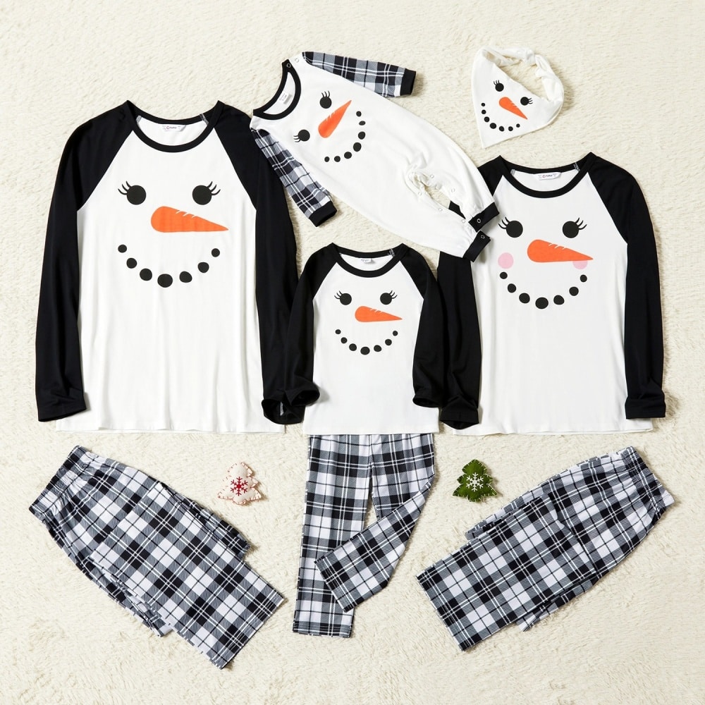 Julpyjamas snögubbe för hela familjen i mycket högkvalitativt mode
