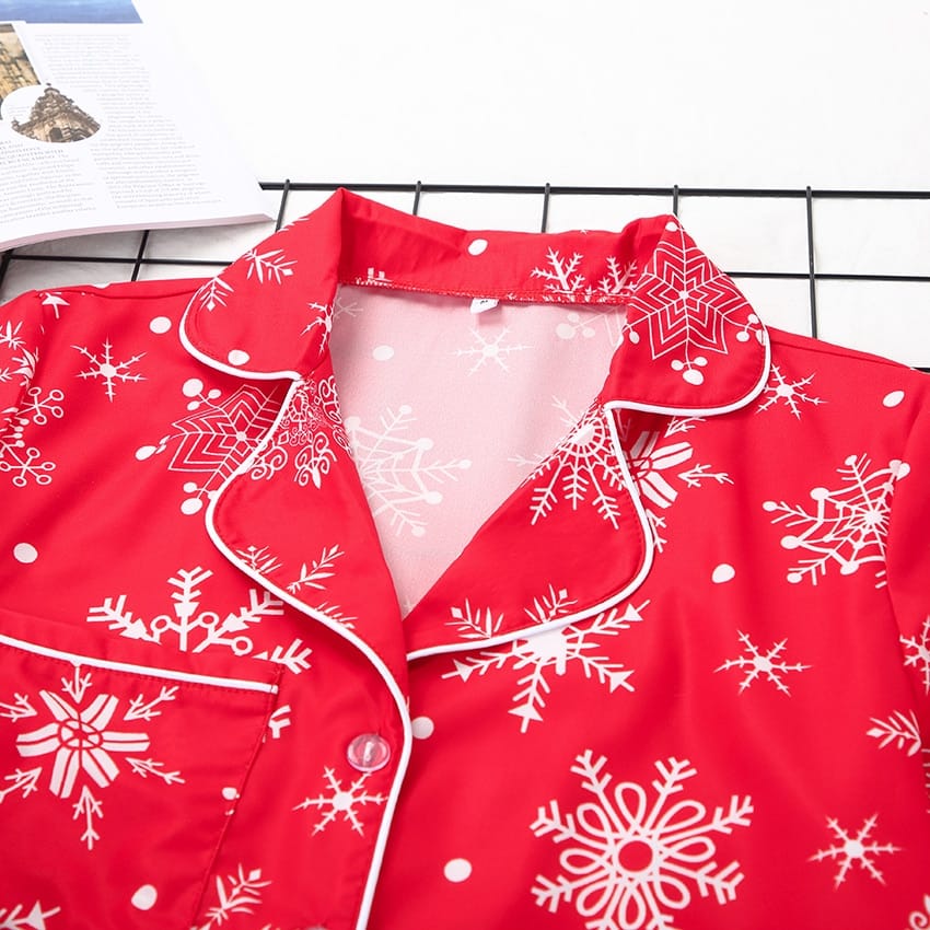 Julpyjamas för kvinnor med snöflingemönster • Alla-Pyjamas