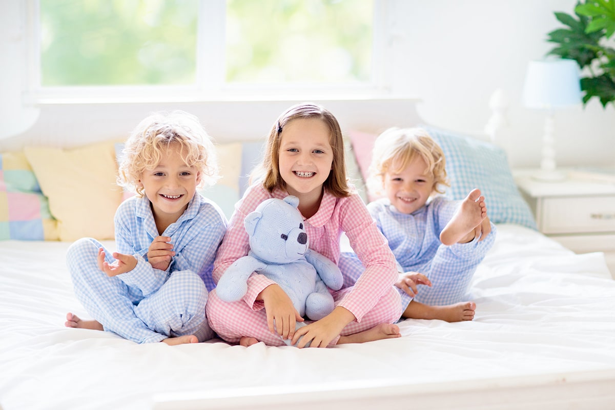 Pyjamas i bomull eller sammet för barn