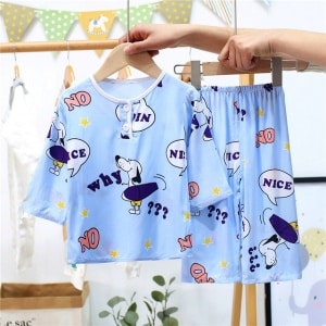 Tvådelad sommarpyjamas med björndesign för barn på ett bälte